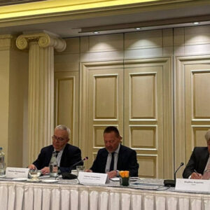 Συνάντηση του Διοικητή της ΤτΕ με τους Γενικούς Διευθυντές των φαρμακοβιομηχανιών