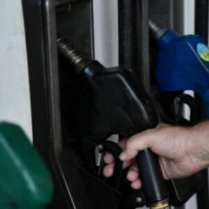 Καύσιμα: Σταθερά κάτω από τα 2 €/λίτρο η τιμή της αμόλυβδης μέχρι τις 15/12
