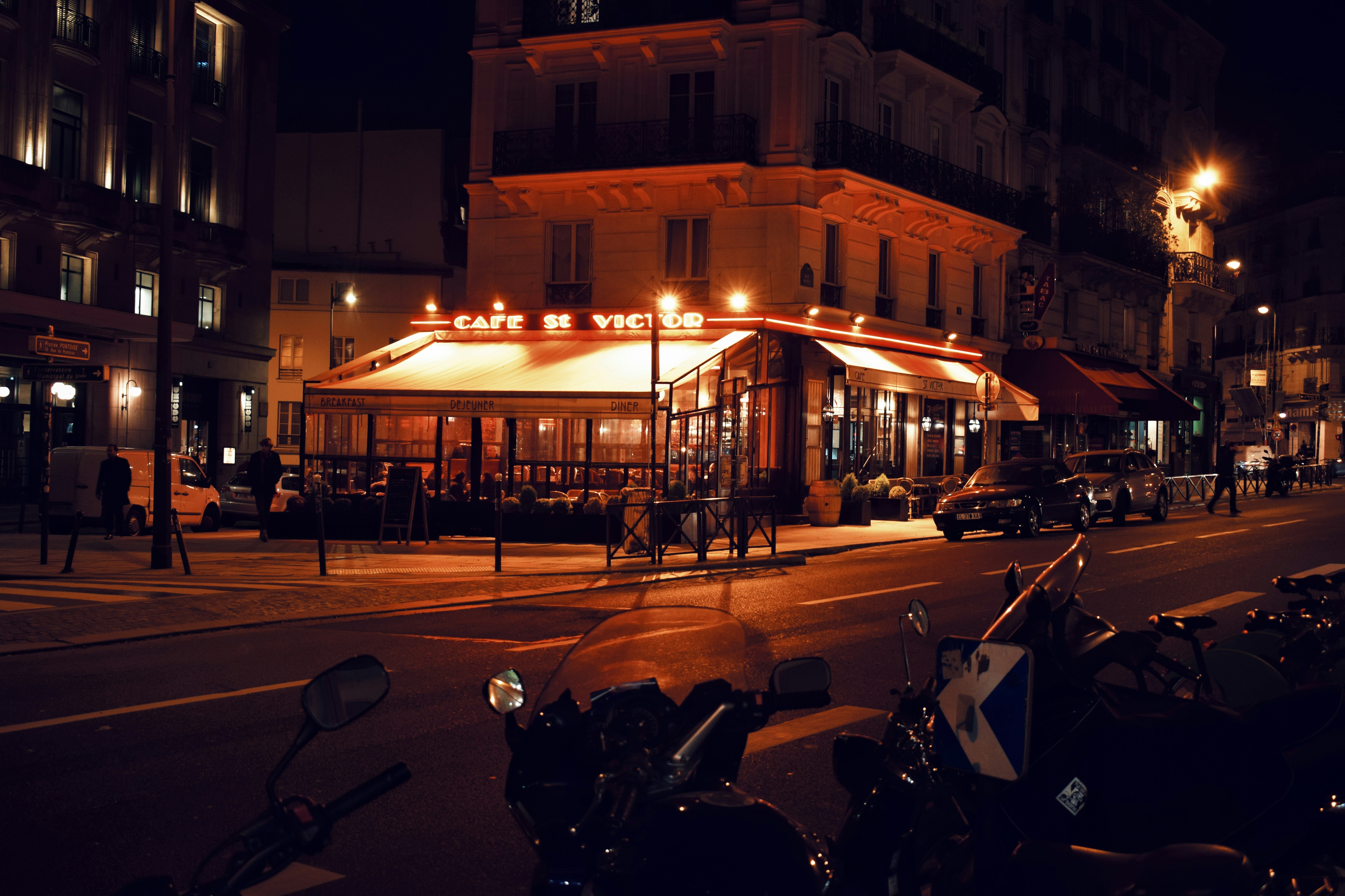 at-night.jpg?mtime=20250515160449#asset:545799