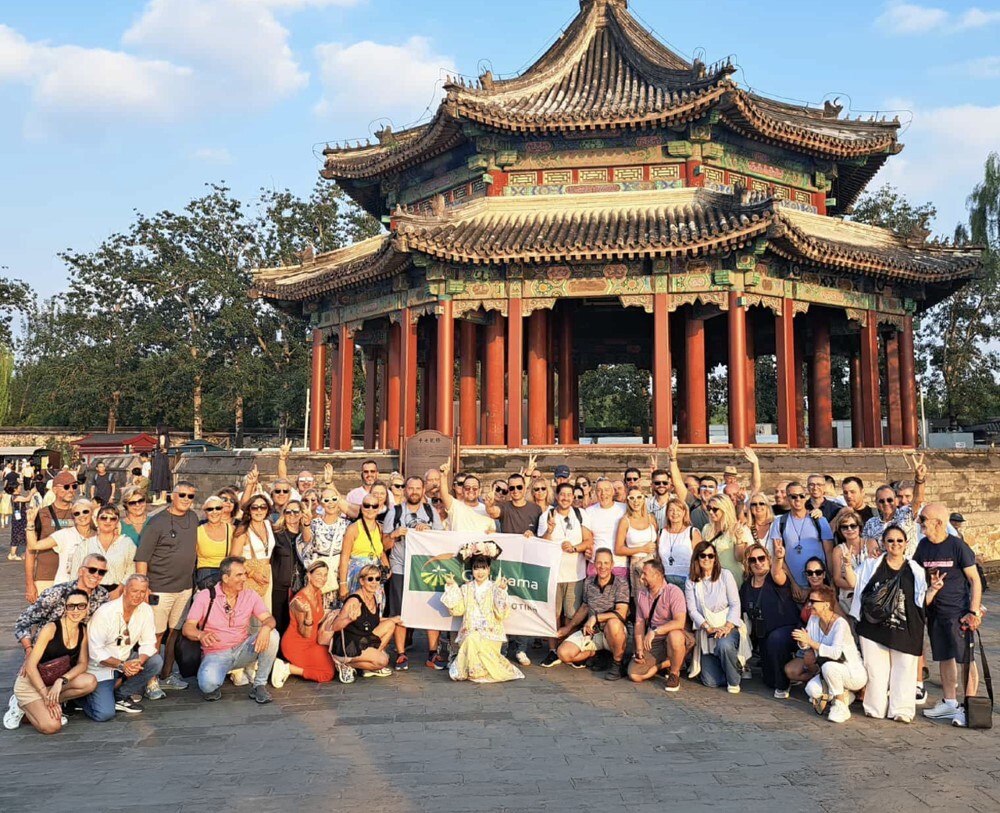 groupama-asfalistiki-taxidi-Pekino.jpg?mtime=20250910155838#asset:564087