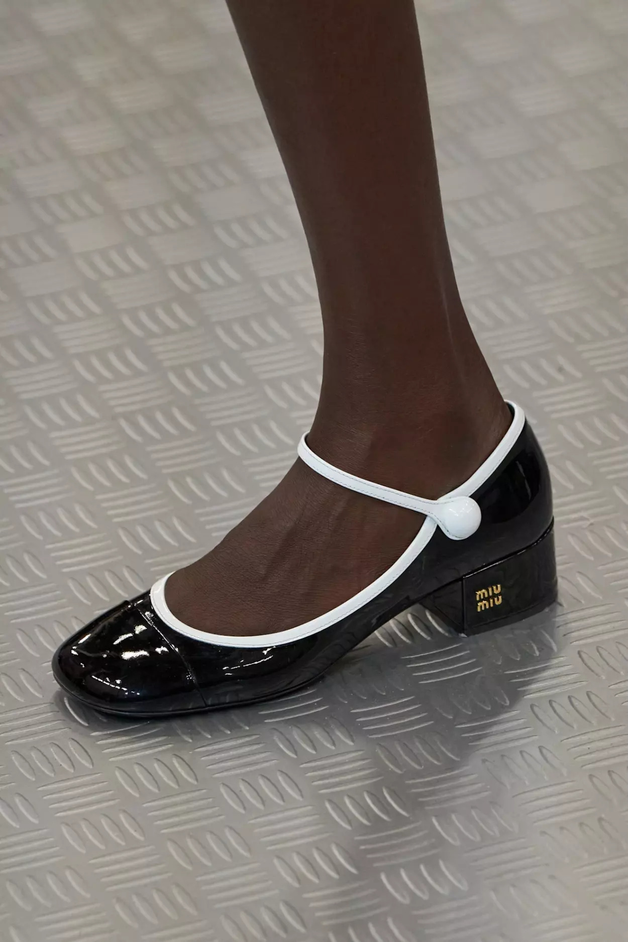 miumiu-mary-janes.jpg?mtime=20250910154136#asset:564068