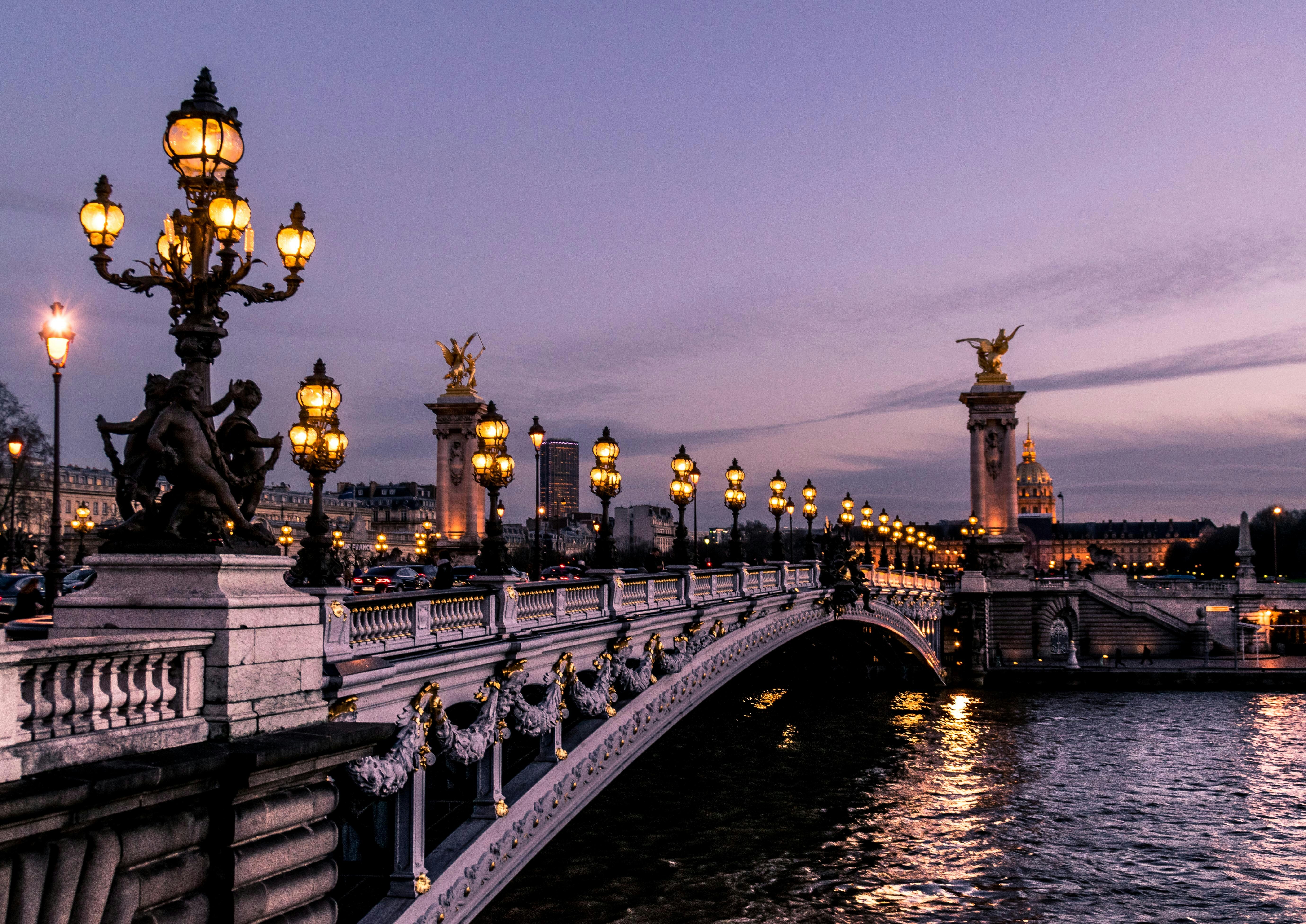 paris-at-night.jpg?mtime=20250515161124#asset:545811