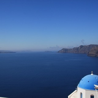 Η Σαντορίνη κορυφαίος προορισμός για τον μήνα του μέλιτος