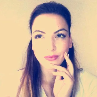 Ελένη Ντινώρη