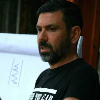 Θεράπων Φάκας