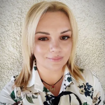 Νατάσα Μανίτσα