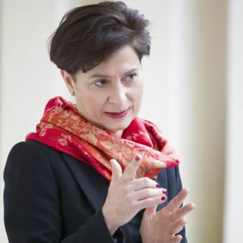 Κρύστα Τζελέπη