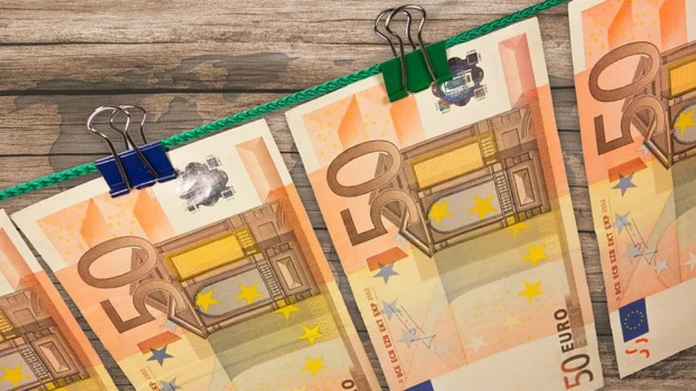 Σε ποιους και πόσα χρωστάει η Ελλάδα