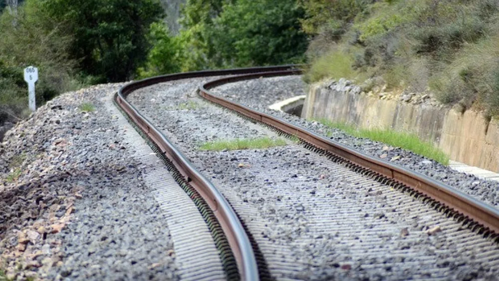 ΕΒΕΘ: SOS για τις εμπορευματικές μεταφορές λόγω αποκλεισμού της σιδηροδρομικής γραμμής Σκοπίων-Θεσσαλονίκης