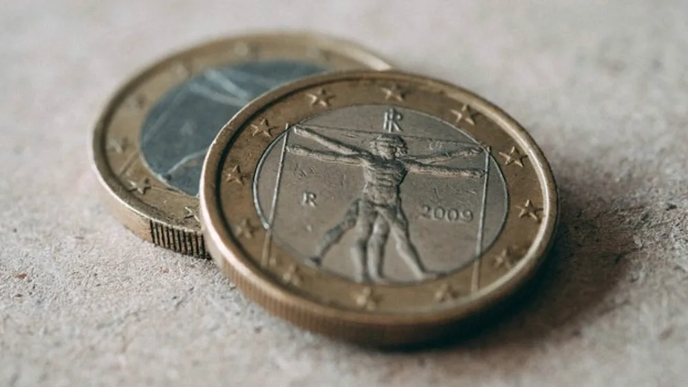 Το πρόγραμμα των 35 δισ. για την Ελλάδα αρχίζει να υλοποιείται άμεσα