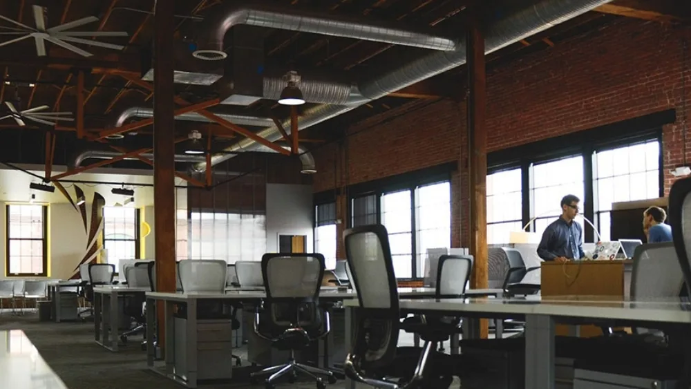 Δημιουργία μητρώου θερμοκοιτίδων επιχειρήσεων εξετάζει το ΥΠΟΙΑΝ