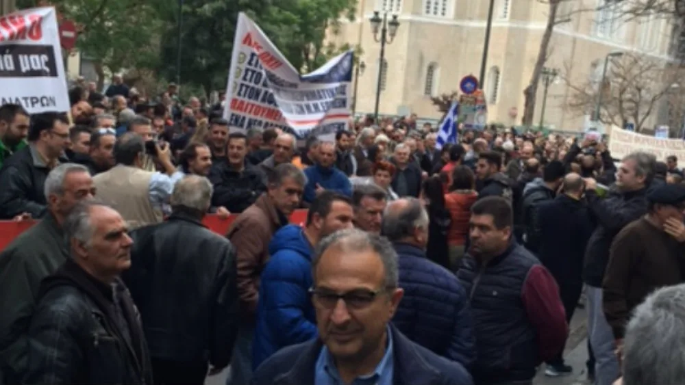 ΕΣΕΕ: Ελεύθεροι πολιορκημένοι, δηλώνουν οι ελεύθεροι επαγγελματίες