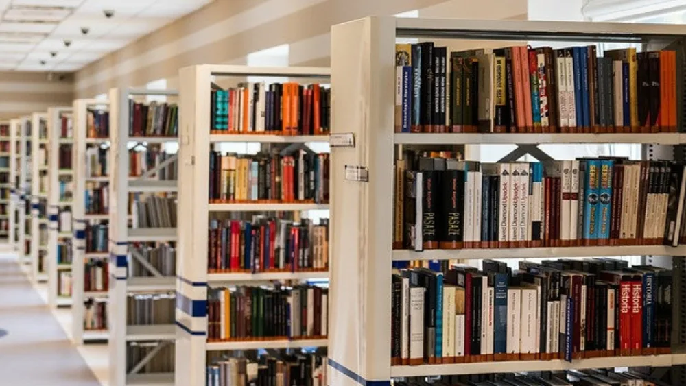 Τα ΕΛΠΕ χορηγούν υποτροφίες για μεταπτυχιακές σπουδές σε φημισμένα Πανεπιστήμια του εξωτερικού