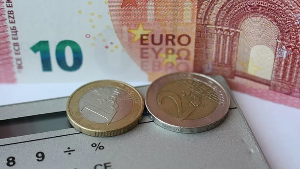 Ενιαίο φορολογικό συντελεστή ζητούν τα Επιμελητήρια