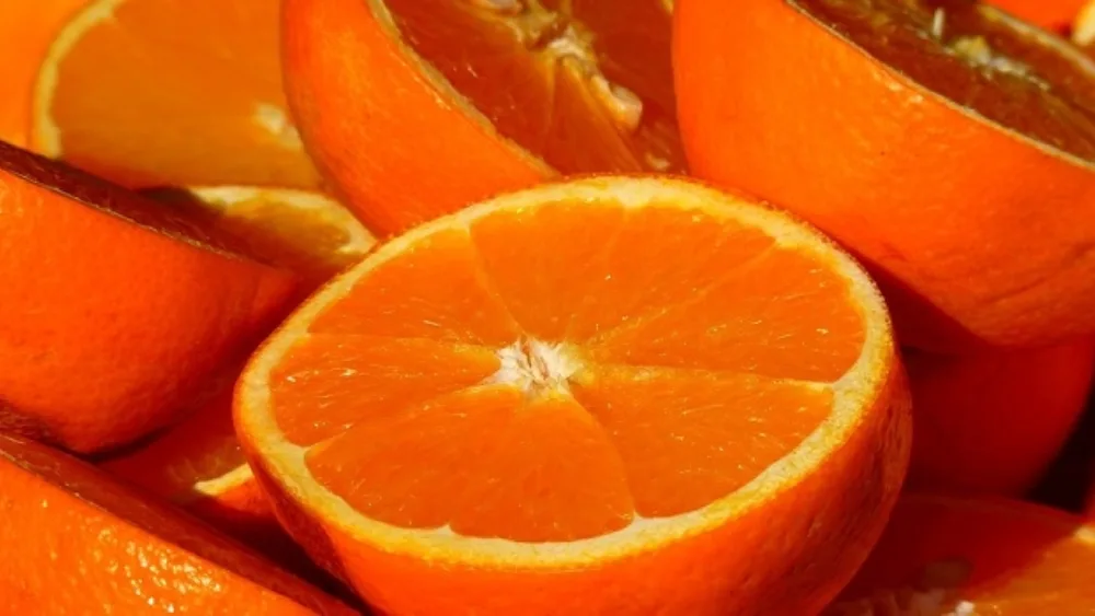 Δωρεάν διανομή πορτοκαλιών στην Αγία Παρασκευή