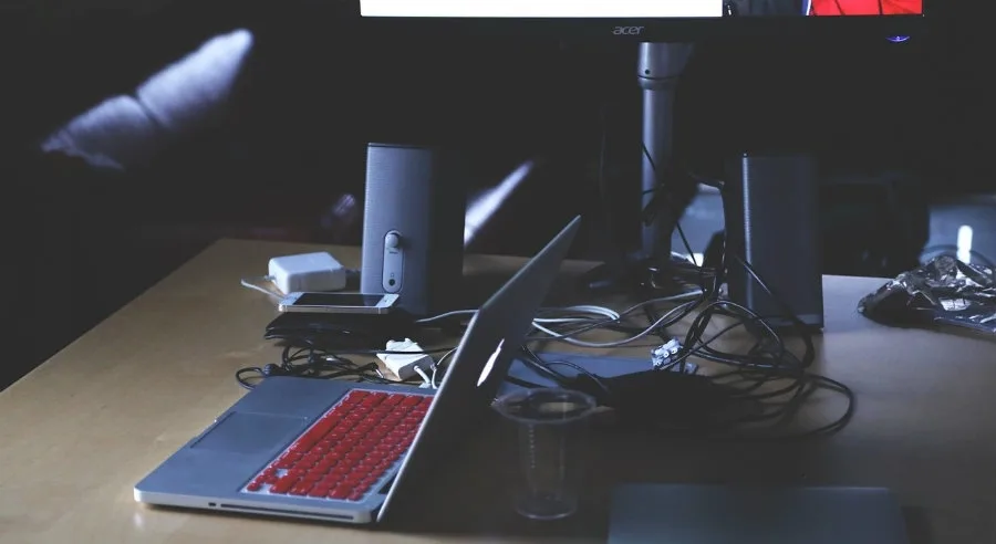 Δωρεάν Ταινίες Online: Ποιους κινδύνους να προσέχετε