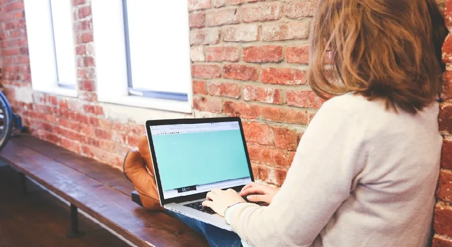 4 υποτροφίες για μεταπτυχιακές σπουδές και διδακτορικό