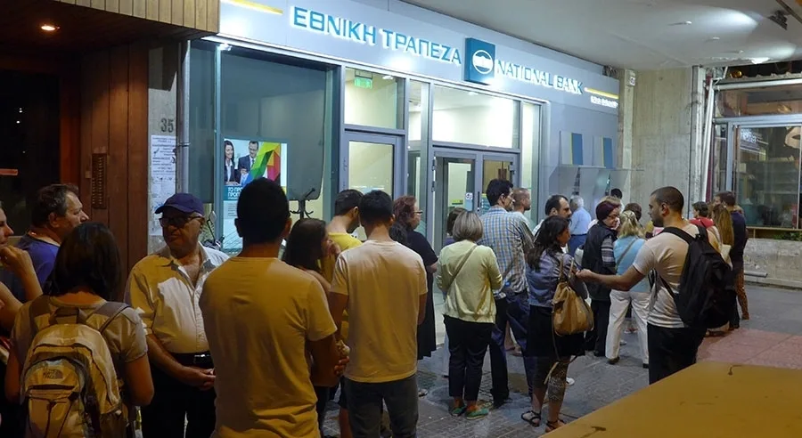 Δεν είναι βέβαιο ότι θα ανοίξουν οι τράπεζες τη Δευτέρα