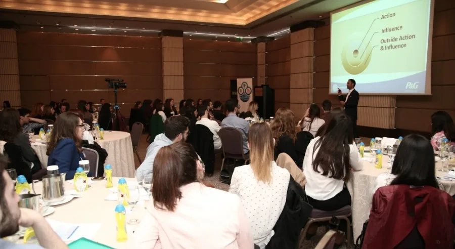 H P&G ανοίγει τις πόρτες της στα εσωτερικά προγράμματα εκπαίδευσης