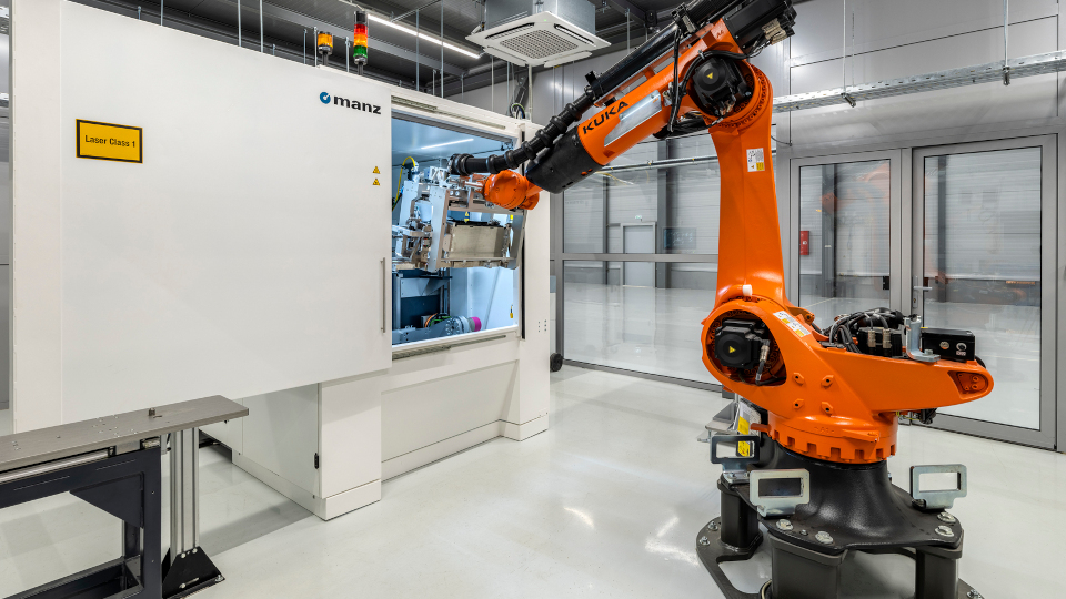 Manz Stack Machine Sunlight: Αύξηση δυναμικότητας λιθίου σε 3,2GWh με αυτόματες γραμμές ...