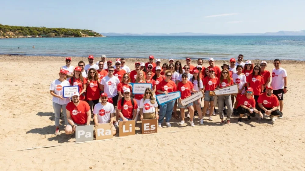Οι εργαζόμενοι της Edenred Ελλάδας ενώθηκαν για τον καθαρισμό δύο ακτών σε Αττική και Θεσσαλονίκη