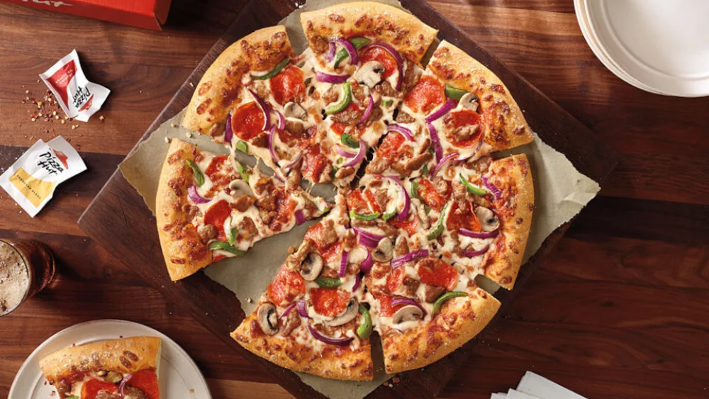 Το efood φέρνει την Pizza Hut στους καταναλωτές