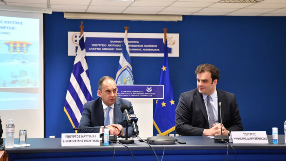 Πιερρακάκης:​ Παράδοση 155 tablet για τη διενέργεια ελέγχων από τις Λιμενικές Αρχές​