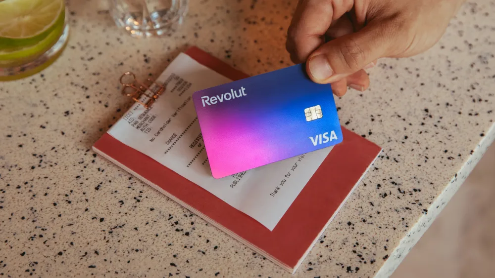 Revolut: Ισχυρή άνοδος στα μεγέθη της στην Ελλάδα - στοχεύει σε 1,5 εκατ. χρήστες το 2025