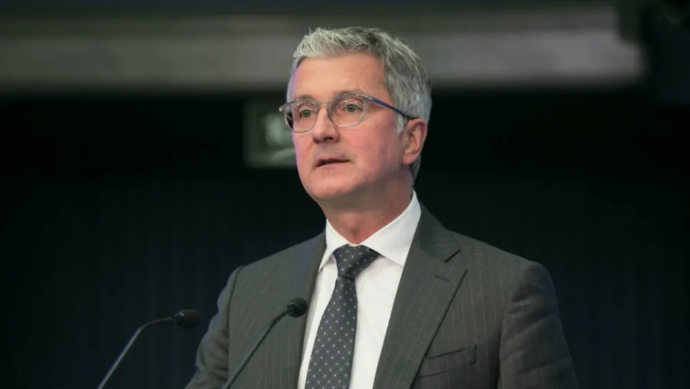 Η Volkswagen απολύει τον έγκλειστο CEO της Audi