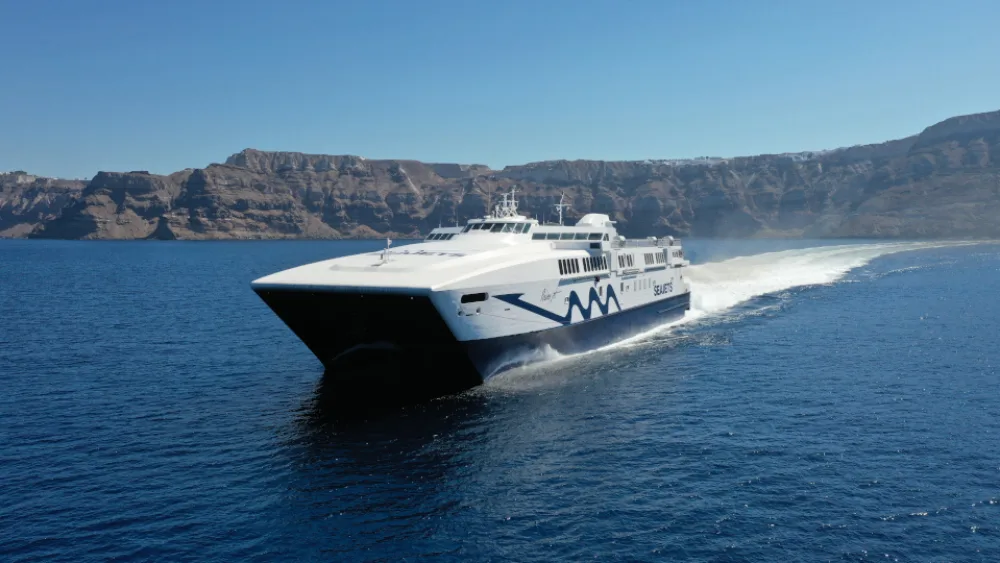 Τι ανακοινώνει η SEAJETS για τον τραυματισμό μέλους του πληρώματός της