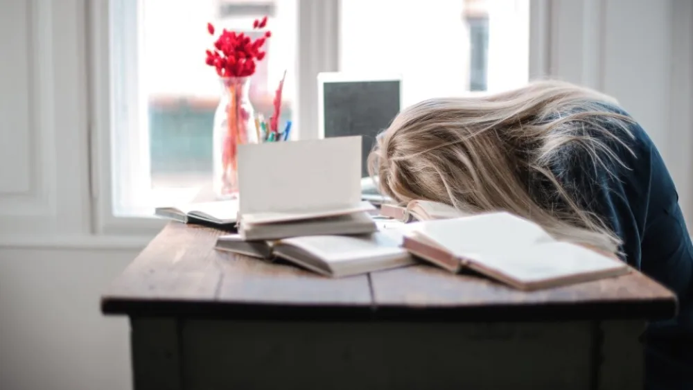 Οι κύριοι λόγοι που η τηλεργασία έχει κουράσει τους εργαζομένους