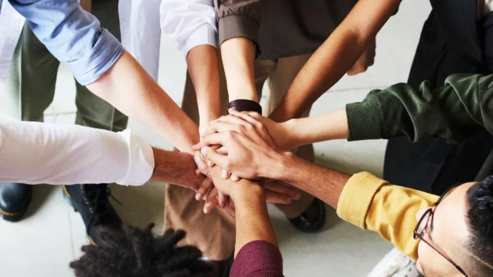 ​Ισχυρές σχέσεις μεταξύ συναδέλφων: Το κλειδί της επιτυχίας​