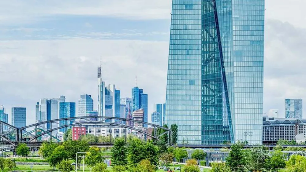 ​Η εκτόξευση του πληθωρισμού στην Ευρώζωνη φέρνει εσπευσμένες αυξήσεις επιτοκίων