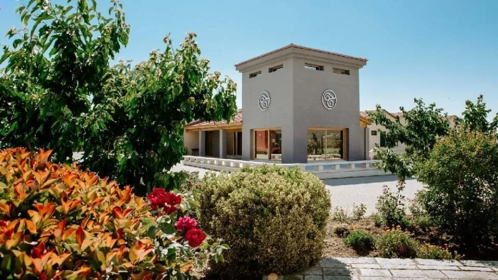 Μια σύντομη απόδραση στο επισκέψιμο οινοποιείο Τσέλεπος