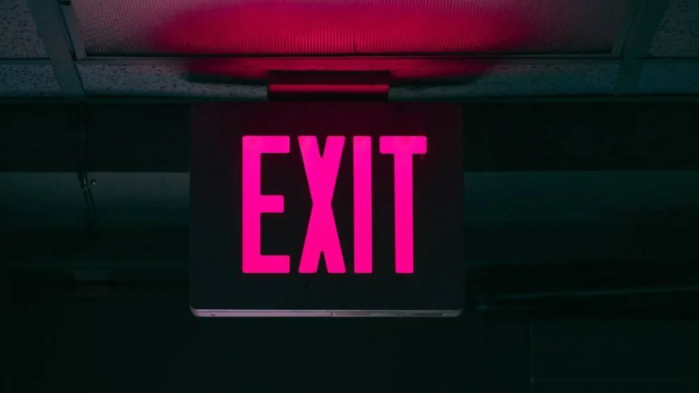 Εργαζόμενοι στην έξοδο: Χαμηλές αμοιβές, καμία ανέλιξη, έλλειψη σεβασμού