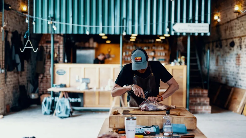 Από τις πλαστικές συσκευασίες ως το “κόκκαλο” των γαστρονομικών εμπειριών