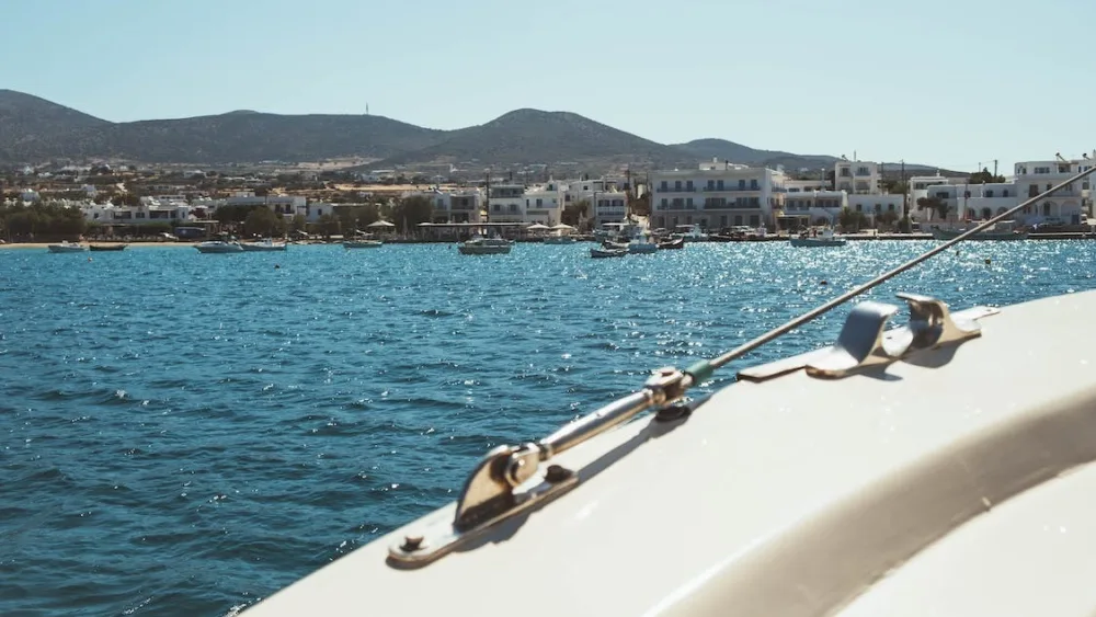 Μια βόλτα στην ακτογραμμή της Πάρου