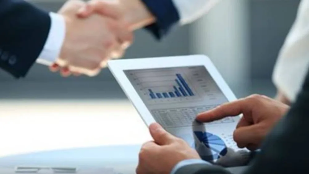 «Πράσινη και τεχνολογική μετάβαση» αλλά με τήρηση των κανόνων για το χρέος και τα ελλείμματα ζητά η ΕΕ