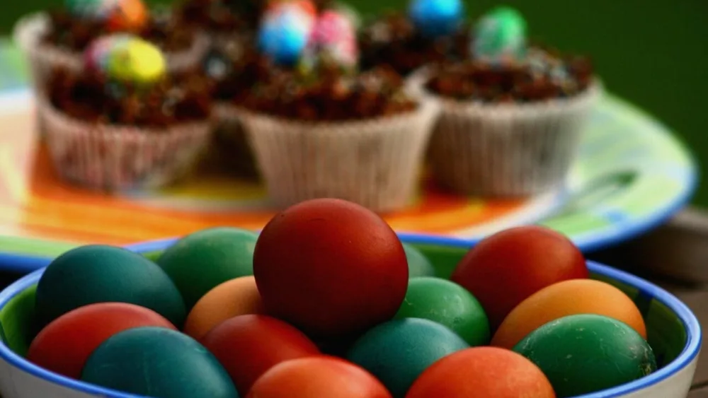 Το πασχαλινό ωράριο των καταστημάτων για το Πάσχα – Πότε αρχίζει στην Αθήνα και πότε στη Θεσσαλονίκη