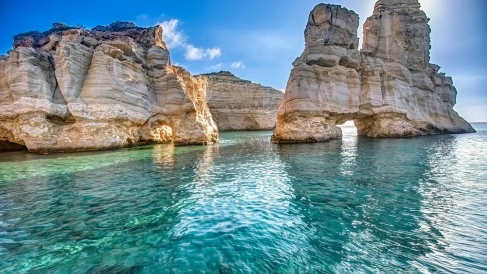 Τουρισμός: Αφίξεις, εισπράξεις... και σημεία που χρήζουν προσοχής για τη φετινή σεζόν