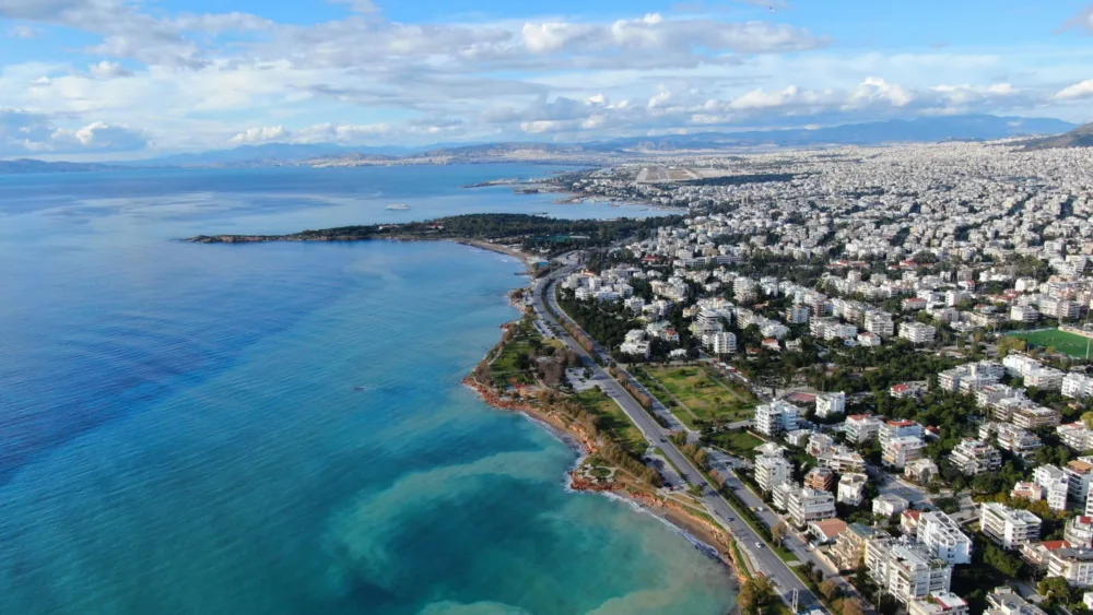 Ακίνητα: Η Ελλάδα παραμένει δέλεαρ για τους ξένους, ποιοι και πού αγοράζουν