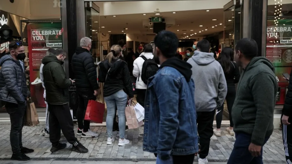 Xριστουγεννιάτικες γιορτές: Πιο περιορισμένο budget φέτος - πώς θα κινηθούν οι καταναλωτές​