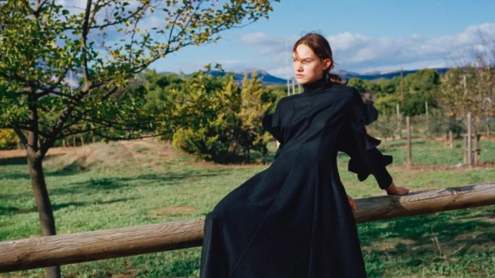 Clotheslines: Μια ψηφιακή πρωτοβουλία αφιερωμένη στη σύγχρονη ελληνική μόδα