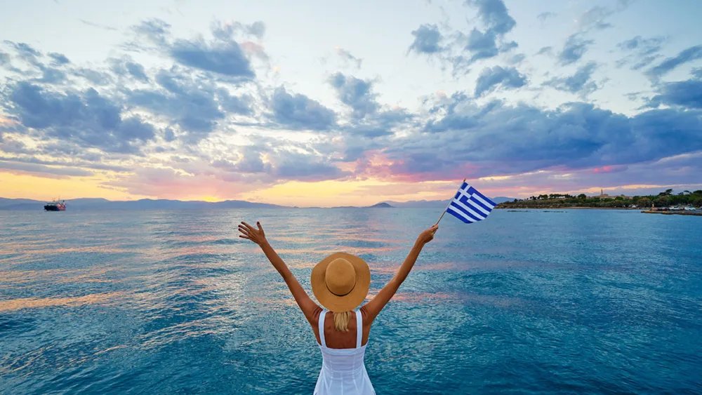 Έρχονται περισσότεροι τουρίστες - μένουν λιγότερο, χαμηλότερες οι δαπάνες