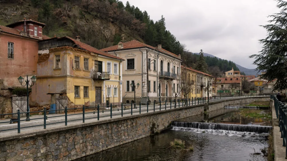 SOS εκπέμπουν οι Περιφέρειες: Ο πληθυσμός μειώνεται και γερνά - ανάγκη για παραγωγικές επενδύσεις