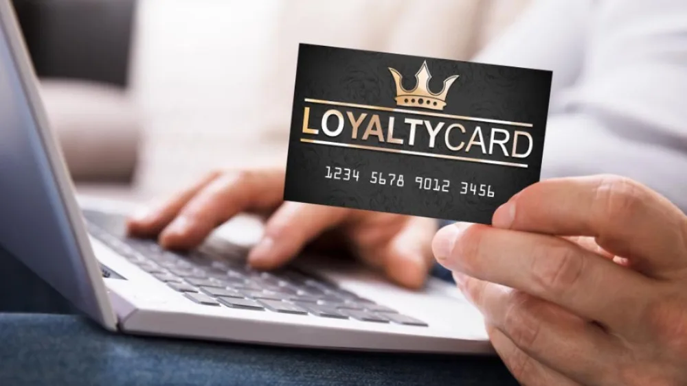 Προγράμματα Πιστών Πελατών σε Φυσικό Κατάστημα και Eshop