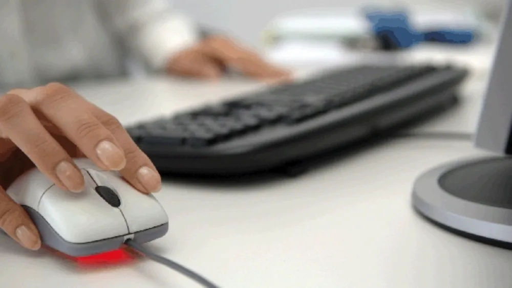 Η Επιτροπή χαιρετίζει την έγκριση της οδηγίας του Συμβουλίου για τη βελτίωση της εφαρμογής των δικαιωμάτων των εργαζομένων