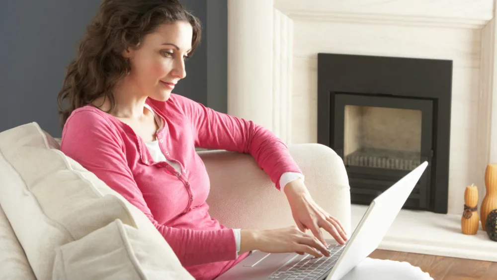 Σημαντική πρόοδος στην καταπολέμηση της ρητορικής μίσους στο Διαδίκτυο