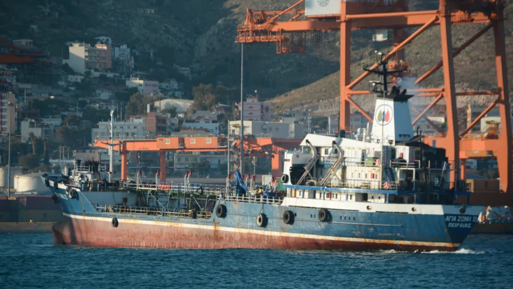 Ολοκληρώθηκε η διαδικασία απάντλησης από  το ναυάγιο του «Αγία Ζώνη ΙΙ»