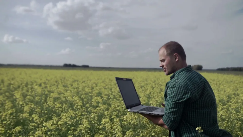 Μόλις το 40% των αγροτών έχει πρόσβαση σε δίκτυα επόμενης γενιάς